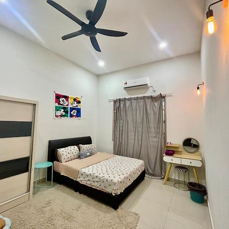 Comfort 36 Entire House At Alma บูกิต เมอร์ตาจัม ภายนอก รูปภาพ