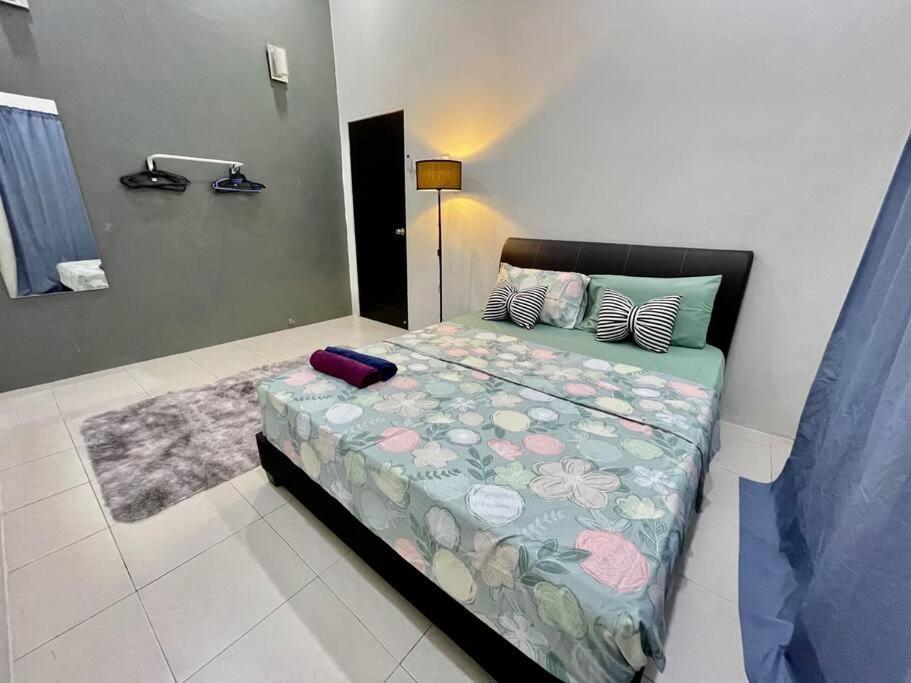 Comfort 36 Entire House At Alma บูกิต เมอร์ตาจัม ภายนอก รูปภาพ
