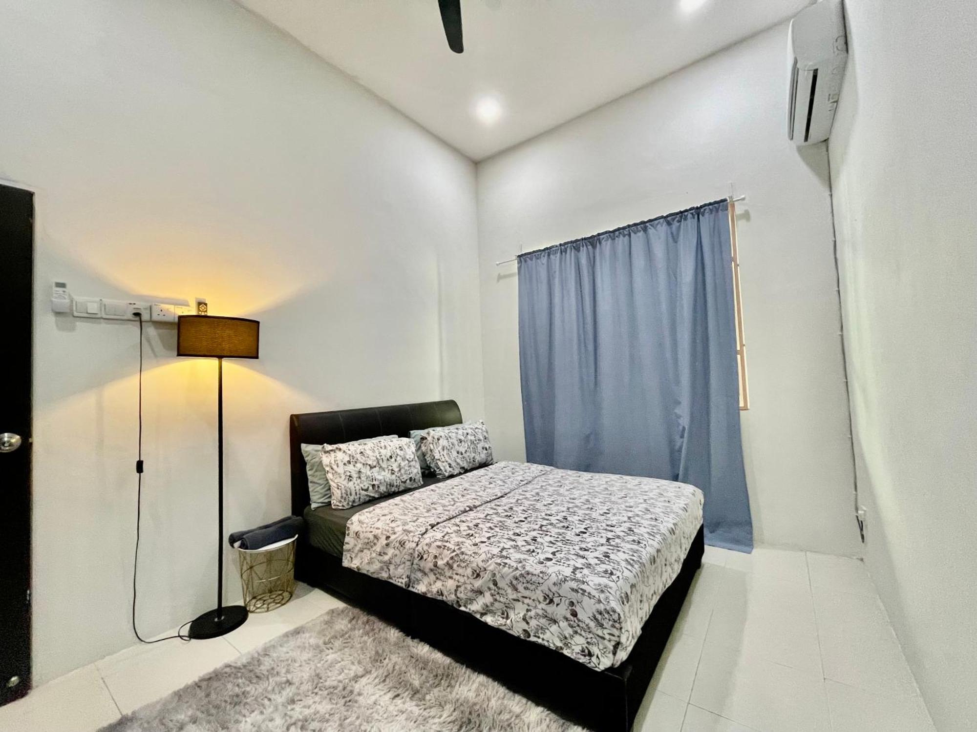 Comfort 36 Entire House At Alma บูกิต เมอร์ตาจัม ภายนอก รูปภาพ