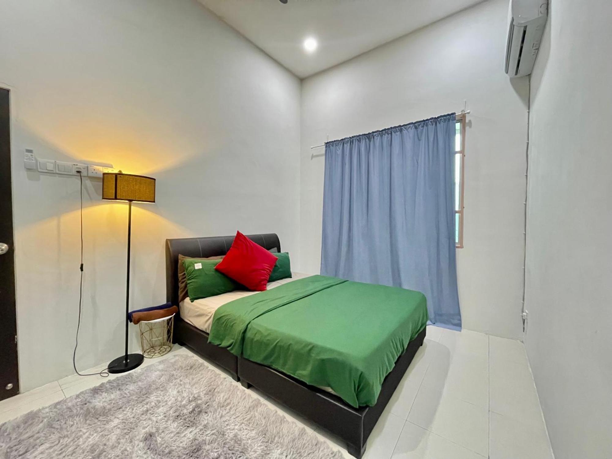 Comfort 36 Entire House At Alma บูกิต เมอร์ตาจัม ภายนอก รูปภาพ