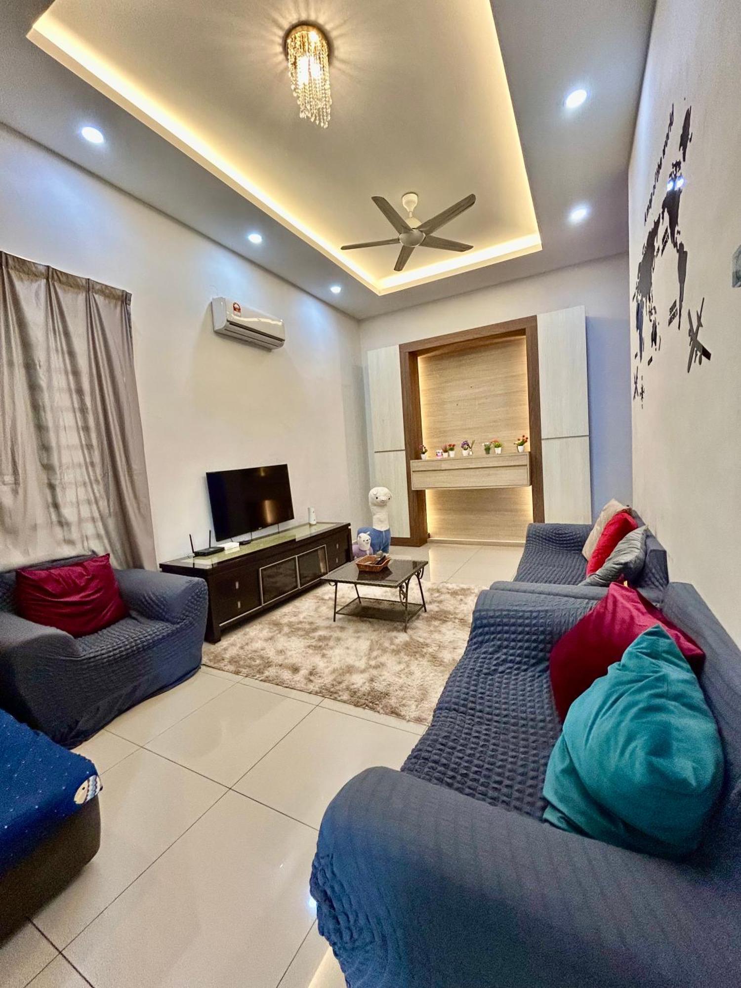 Comfort 36 Entire House At Alma บูกิต เมอร์ตาจัม ภายนอก รูปภาพ